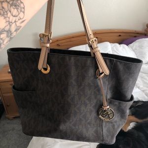Michael kors purse